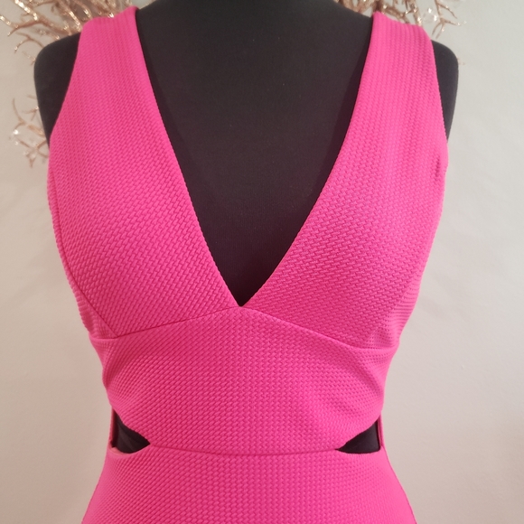 NWOT Hot pink fuchsia textured bodycon sleeveless pencil dress w/ cutouts, Small - Picture 5 of 5